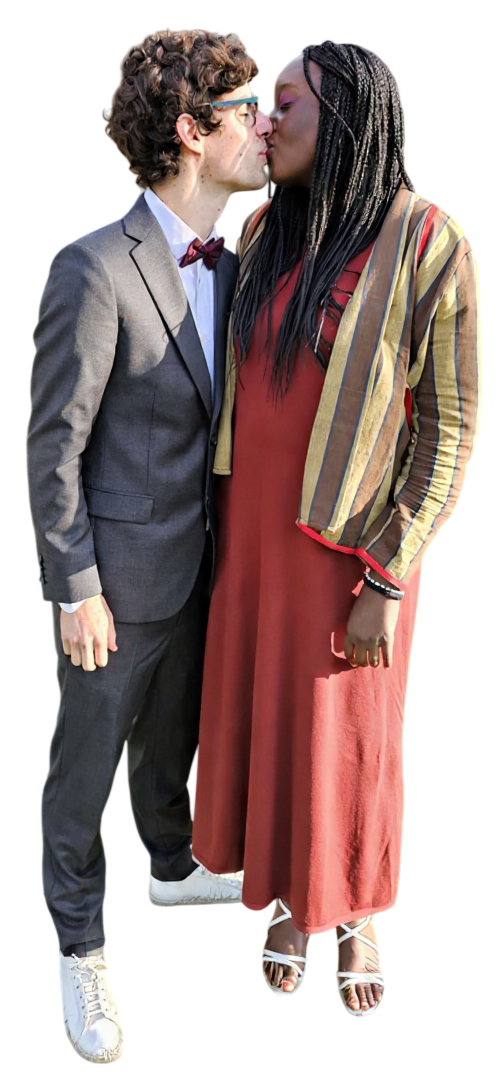Masi et Julien s'embrassant